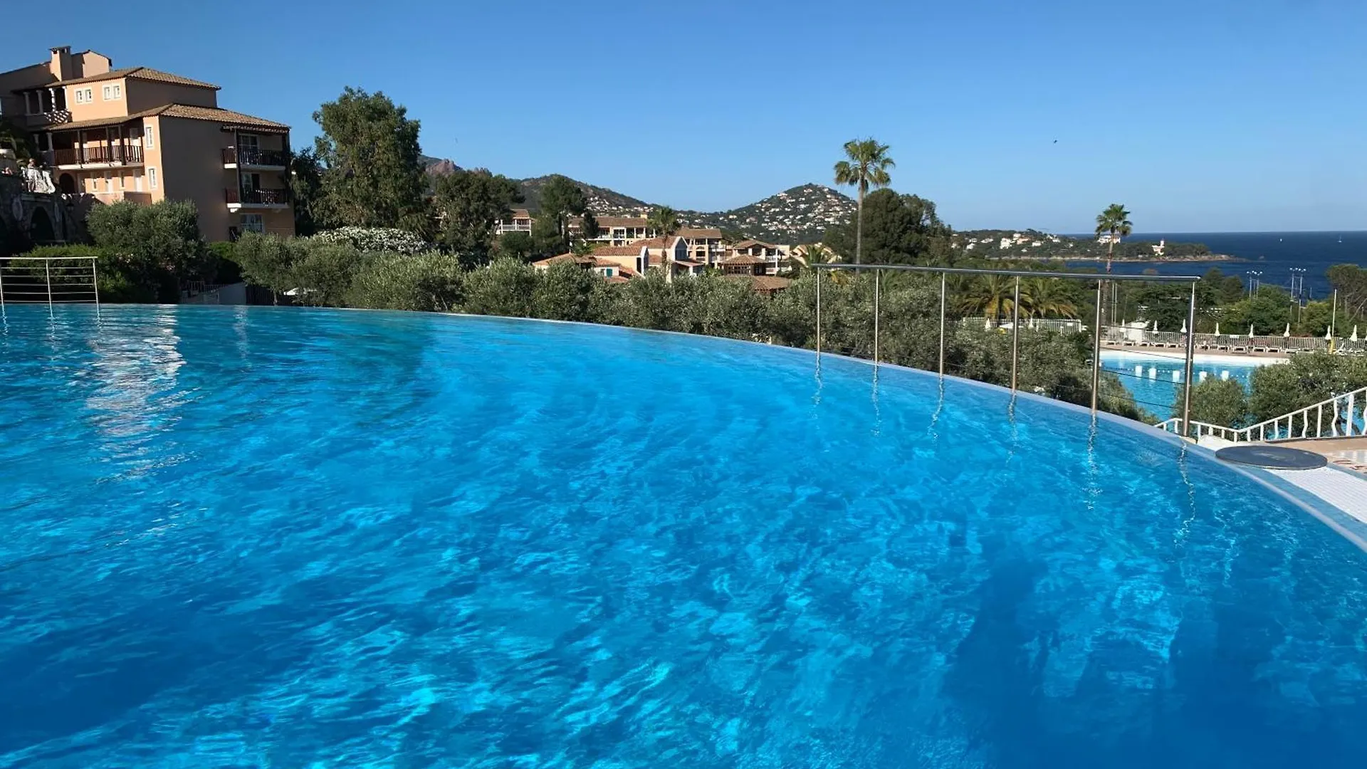 Apartment Cap Esterel - Endroit Magique Entre Mer Et L'Esterel - Agreable 2 Pieces Au Gout Du Jour Vue Mer Saint-Raphael  France