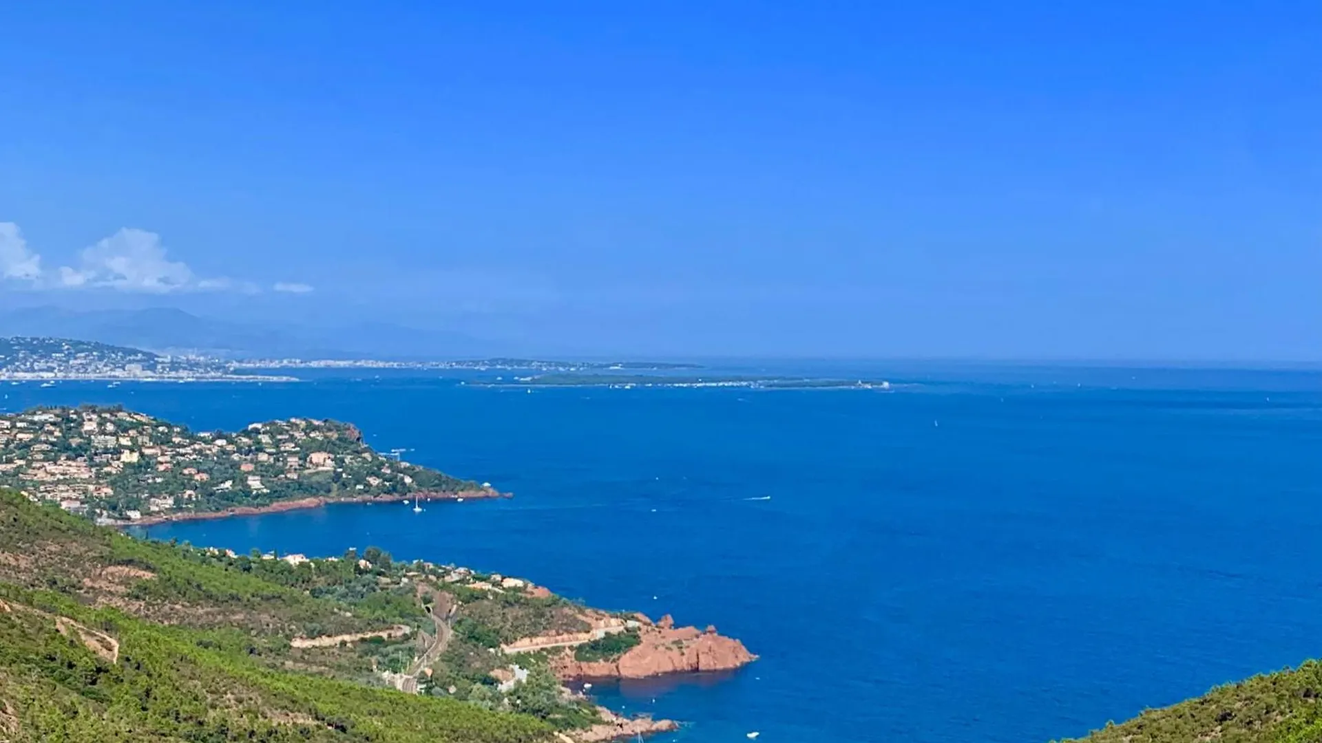 Cap Esterel - Endroit Magique Entre Mer Et L'Esterel - Agreable 2 Pieces Au Gout Du Jour Vue Mer Saint-Raphael  Saint-Raphael (Var)
