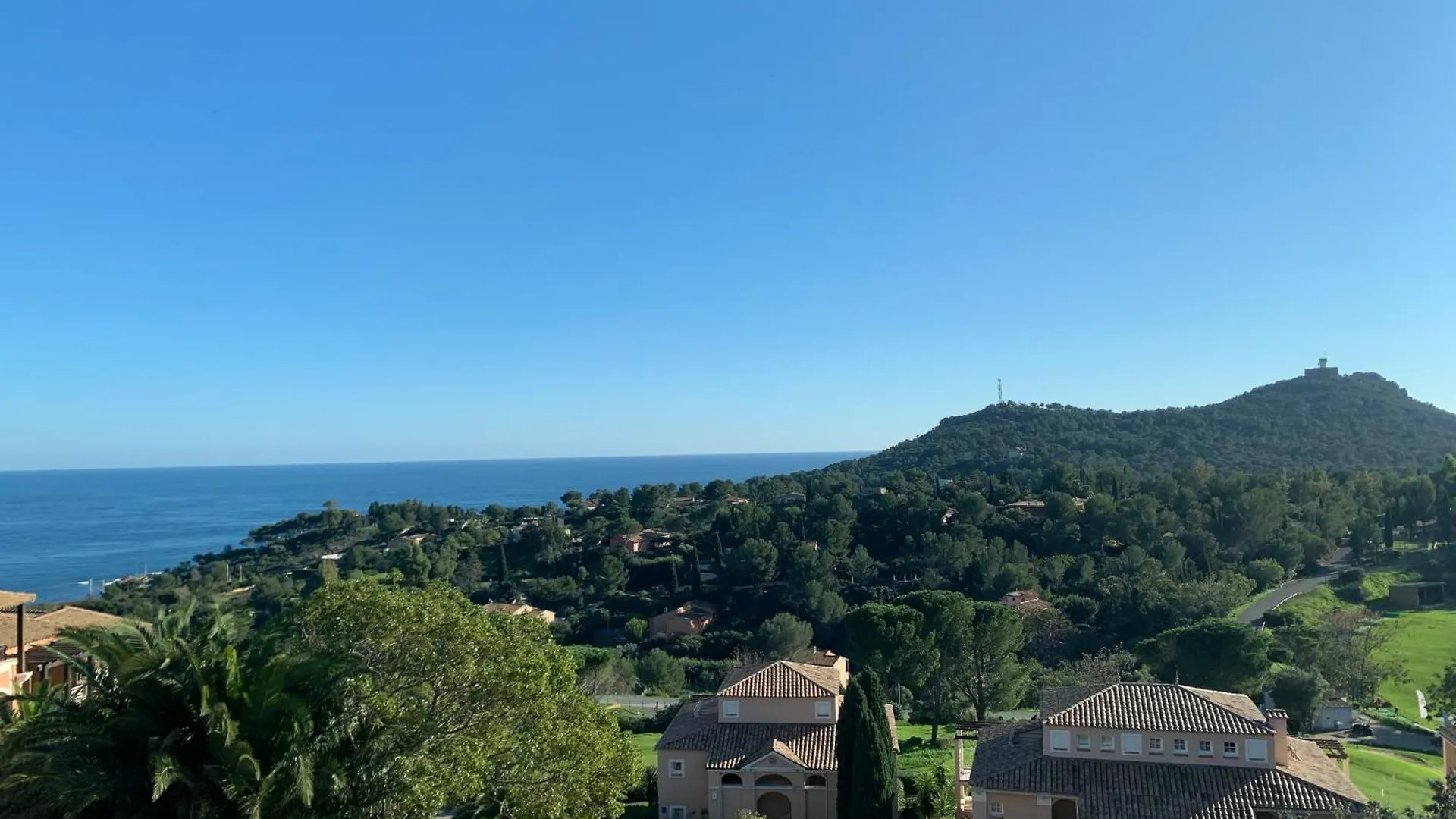 Saint-Raphaël Cap Esterel - Endroit Magique Entre Mer Et L'Esterel - Agreable 2 Pieces Au Gout Du Jour Vue Mer 0*,  צרפת