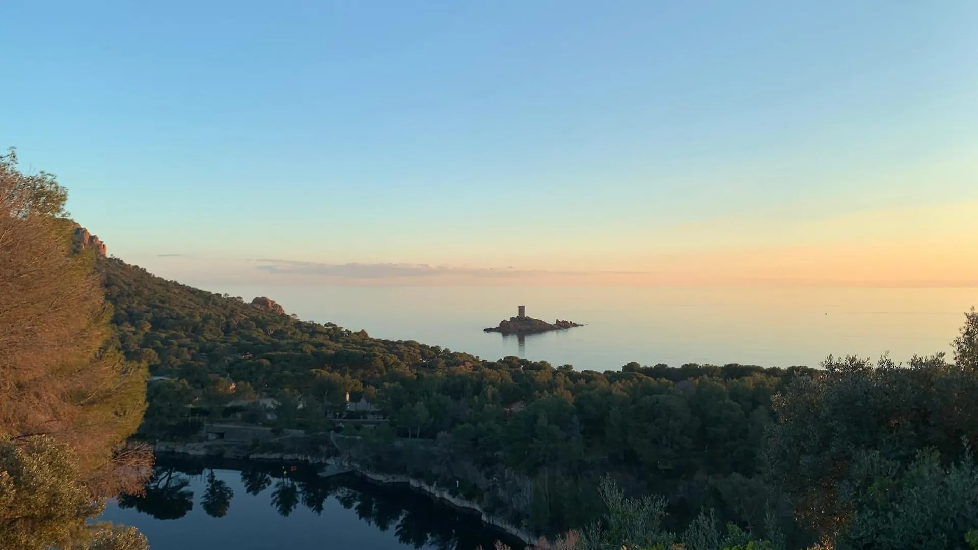 דירה Saint-Raphaël Cap Esterel - Endroit Magique Entre Mer Et L'Esterel - Agreable 2 Pieces Au Gout Du Jour Vue Mer
